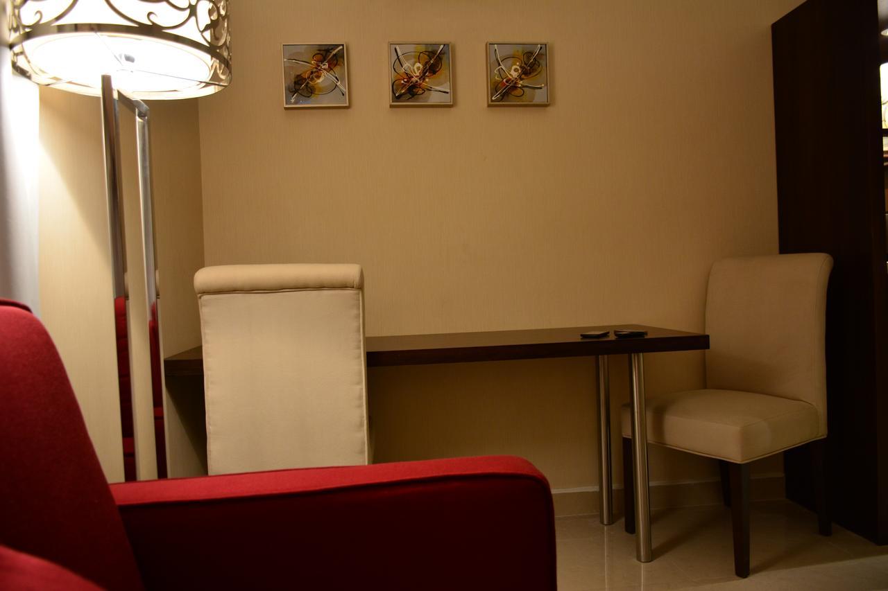 Home Inn Hotel Suites Al Khobar Exteriör bild