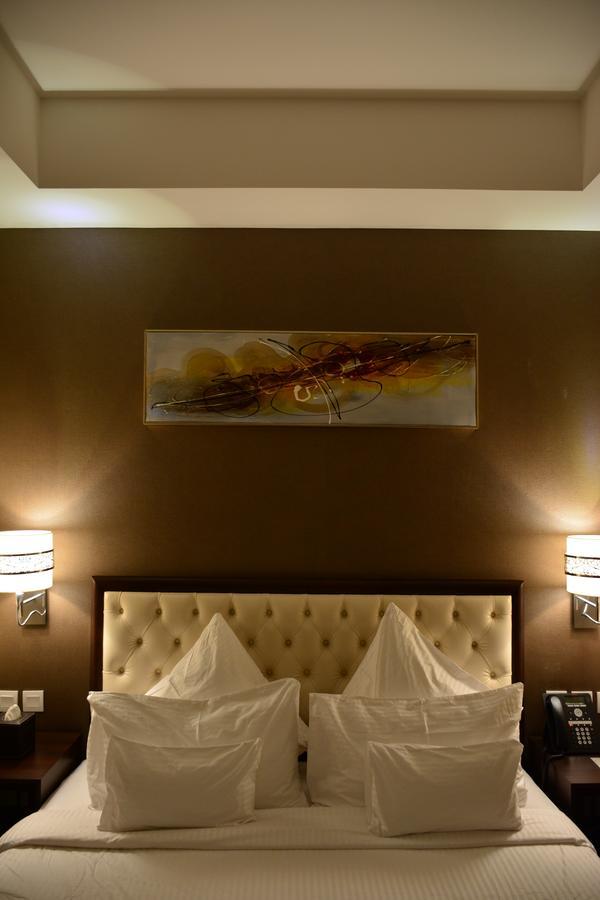 Home Inn Hotel Suites Al Khobar Exteriör bild